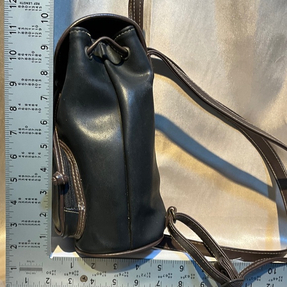 Weathergear Tradition smaller Brn/blk leather backpack.     20-H9Ea main image 8